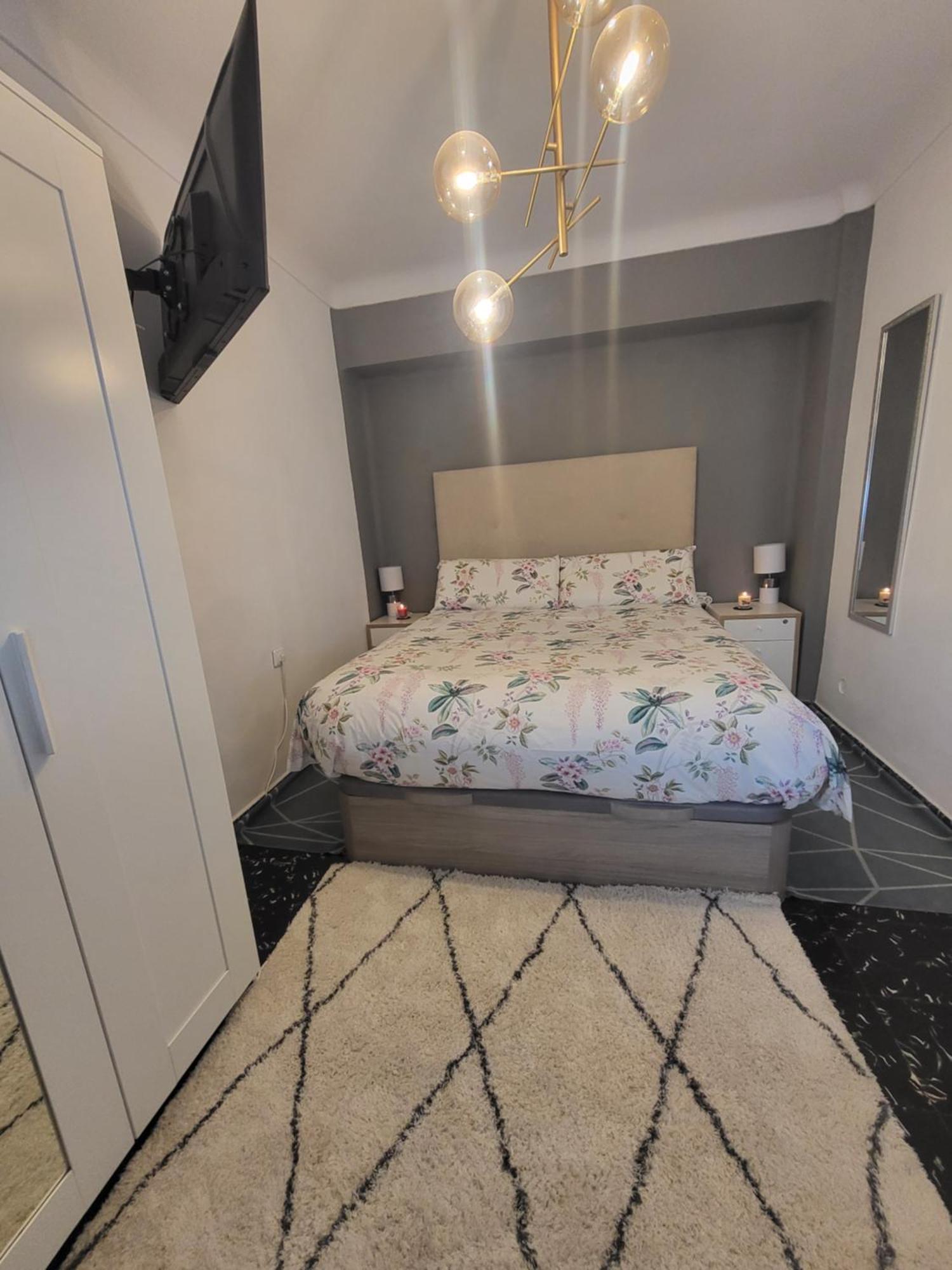 Lerida Apartment บาเลนเซีย ภายนอก รูปภาพ